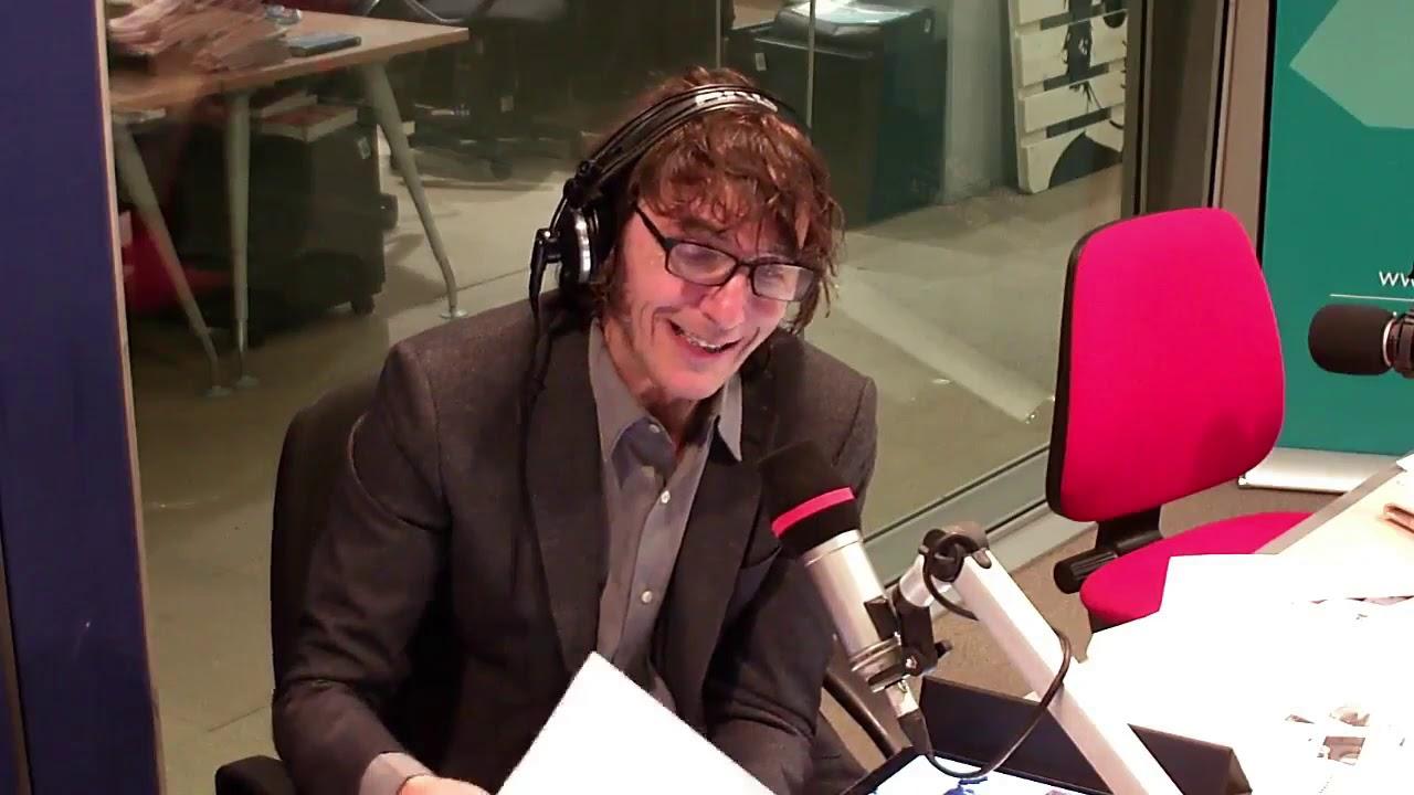 Cruciani chiama l'ospedale di Bolzano.