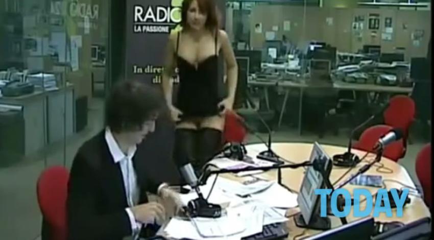 Siparietto di Efe Bal a La Zanzara