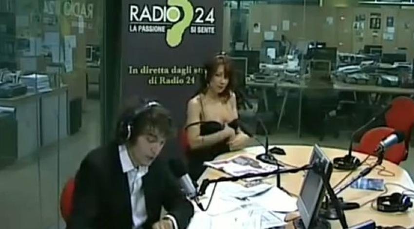 Efe Bal negli studi de La Zanzara